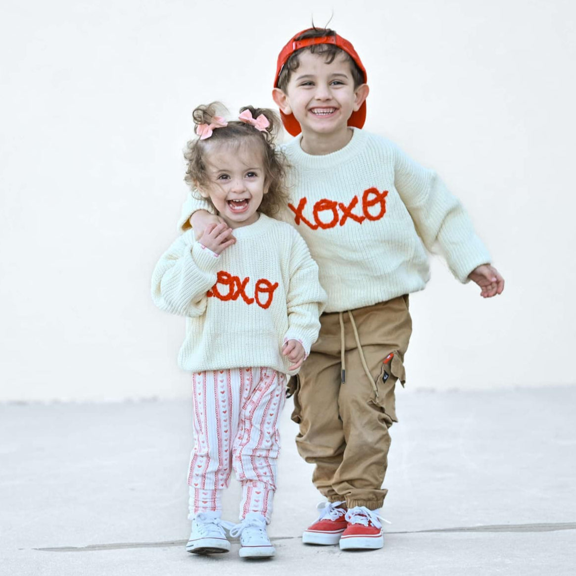 XOXO handbestickter Pullover