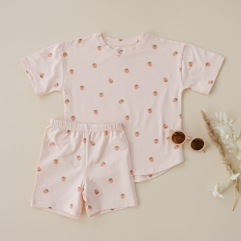 Shorts-Set aus Bio-Baumwolle mit Erdbeerdruck