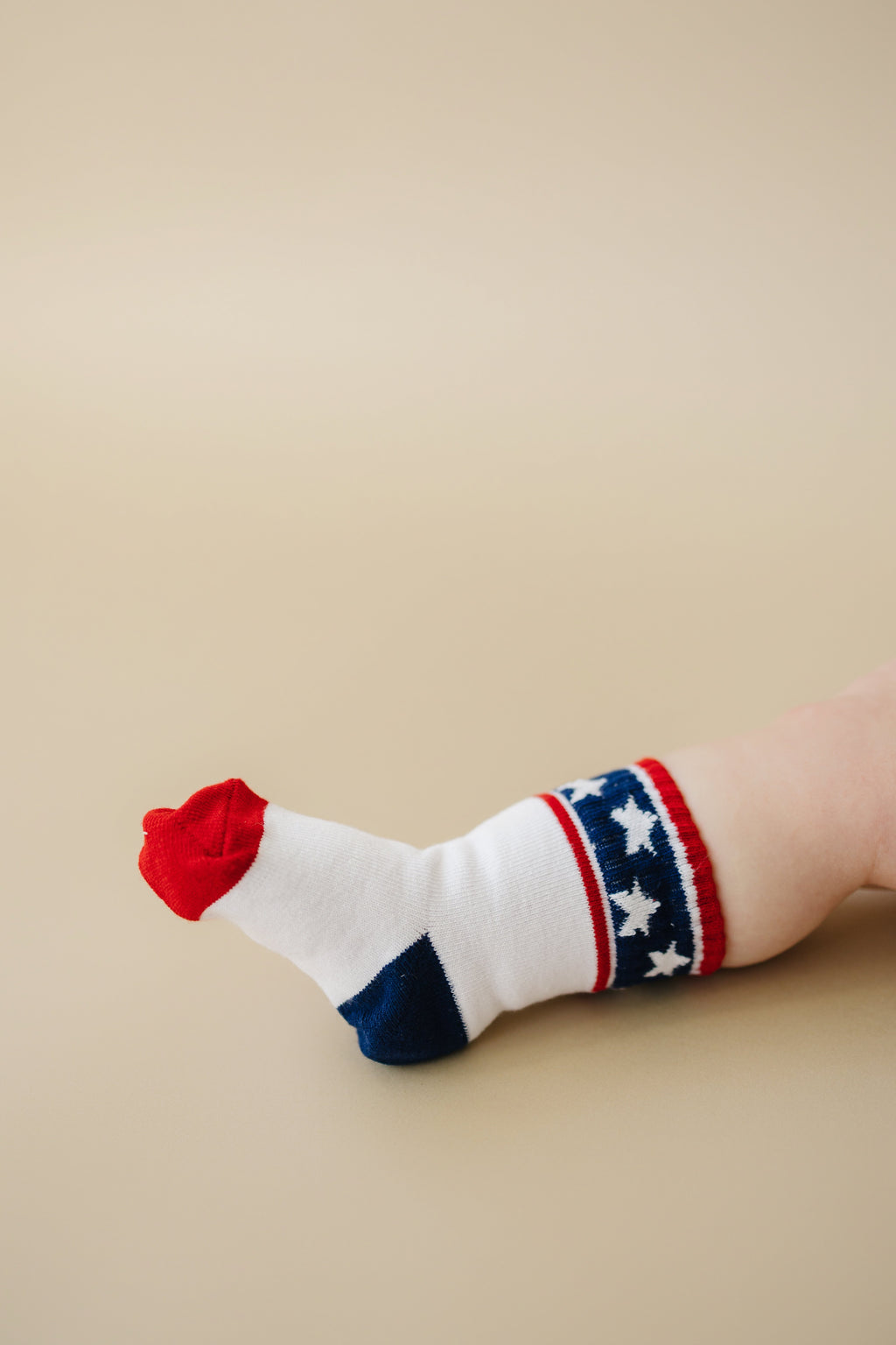 Stars and Stripes Socken zum 4. Juli – Größen für Babys, Kleinkinder, Kinder und Erwachsene
