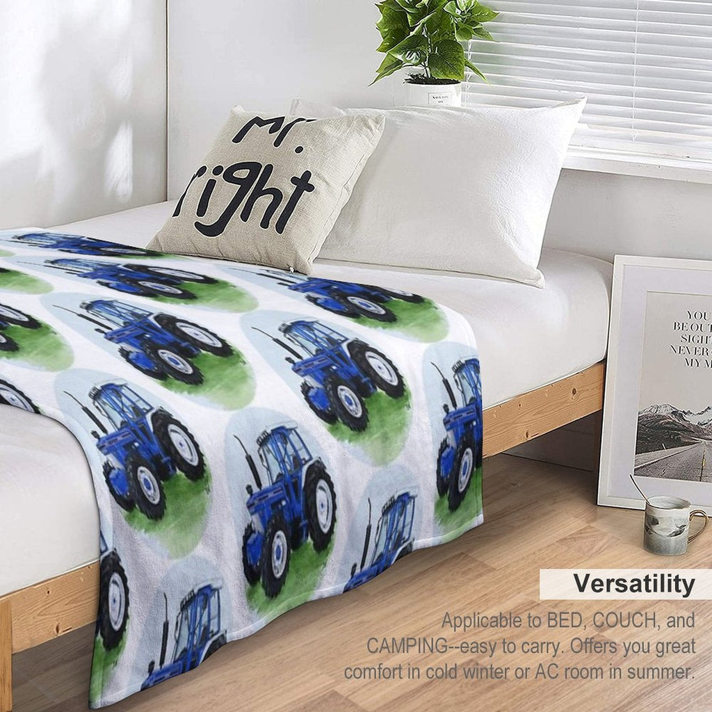 Blauer klassischer Traktor - Geschenkfertige Kuscheldecke