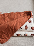 Bambusdecke mit Fußball-Print, gesteppt – 1.0 Tog