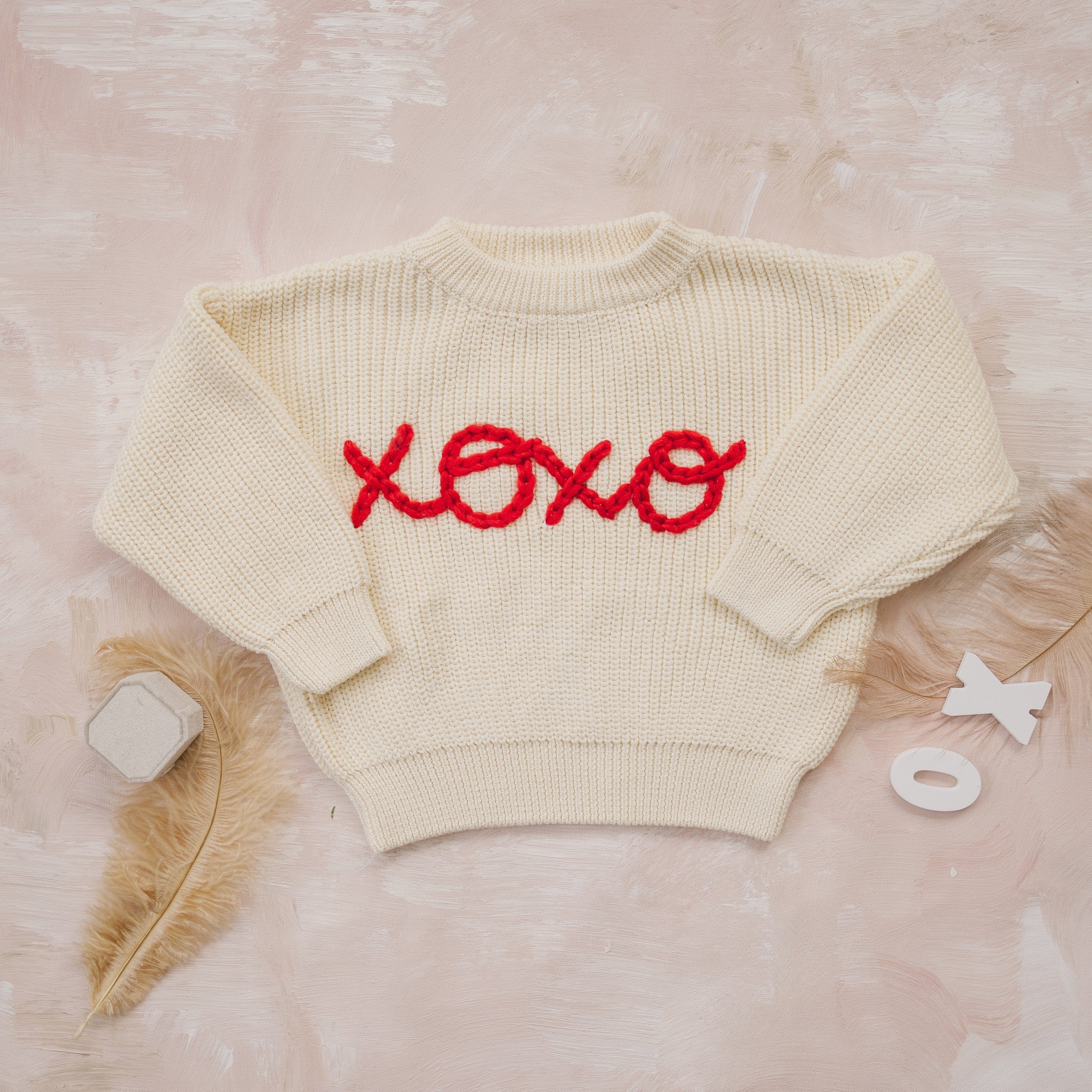 XOXO handbestickter Pullover