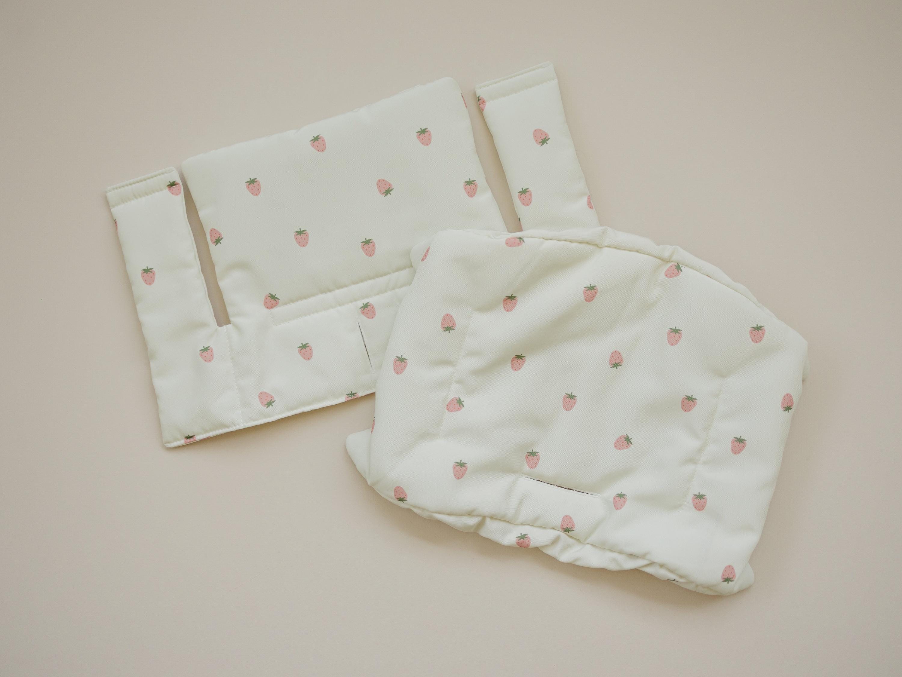 Erdbeerkissen für den Stokke Tripp Trapp Hochstuhl – Abwischbarer Bezug – Babyhochstuhl Zubehör – Beerendruck