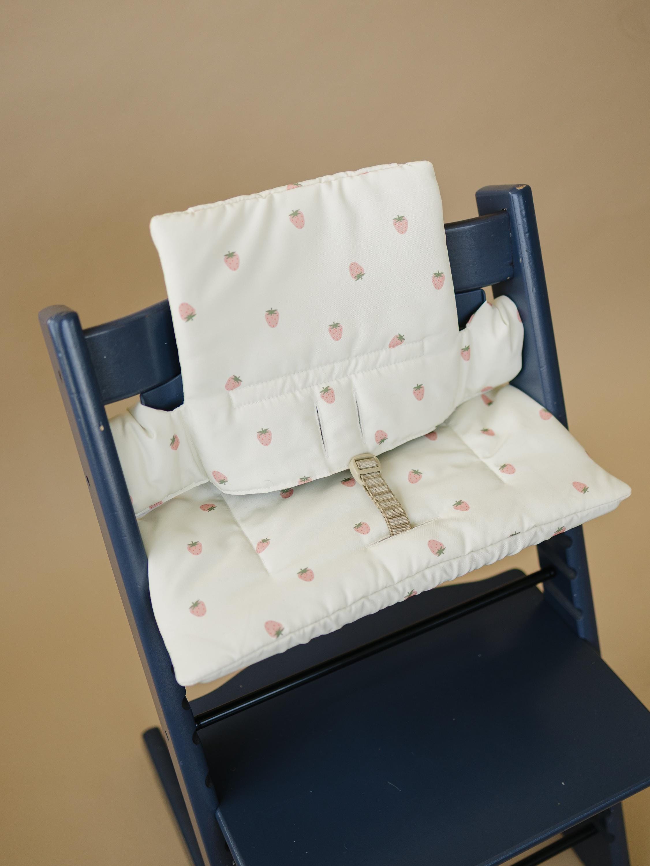 Erdbeerkissen für den Stokke Tripp Trapp Hochstuhl – Abwischbarer Bezug – Babyhochstuhl Zubehör – Beerendruck