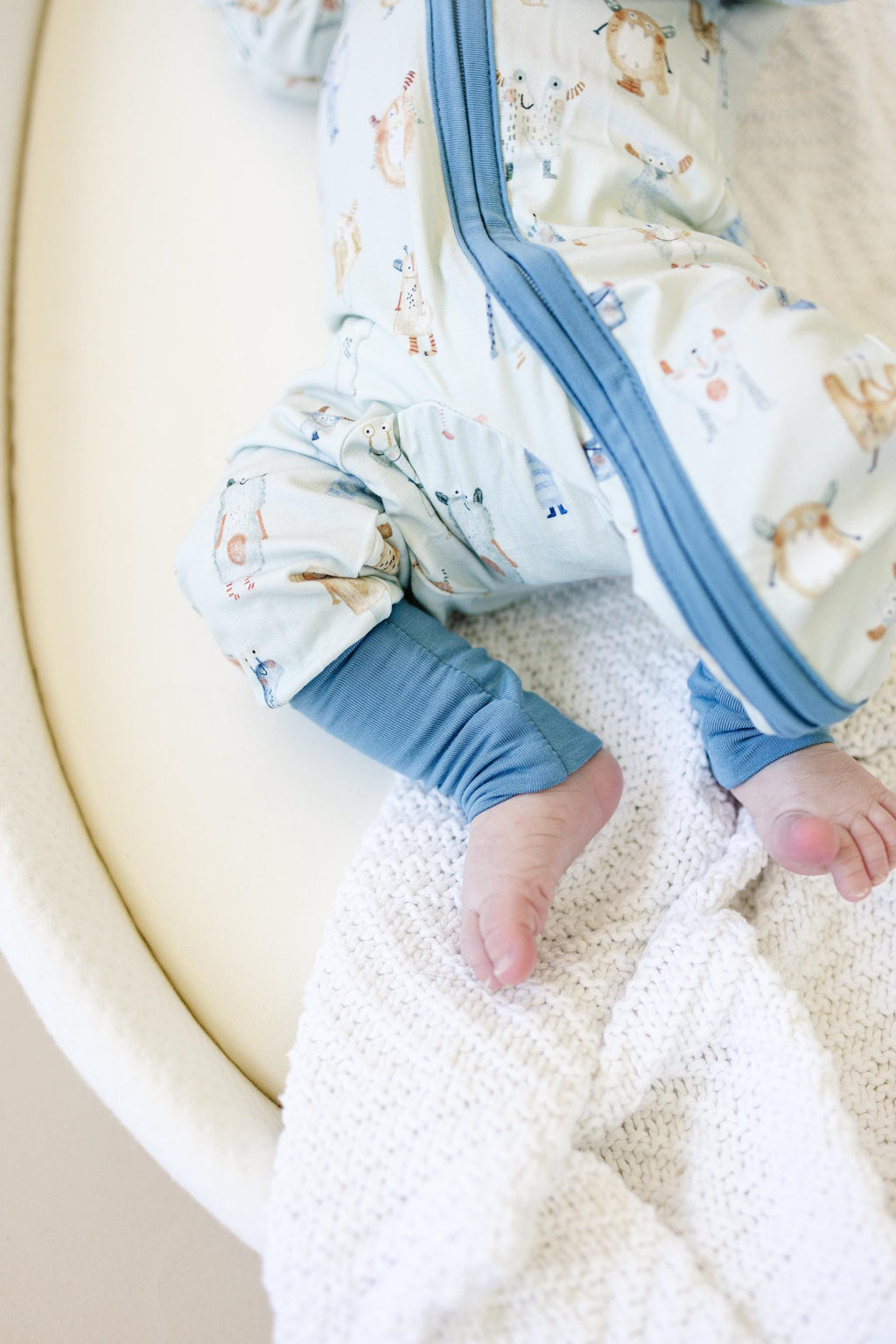 M wie Monster Bambus Strampler mit Reißverschluss – Halloween Baby Jungen Schlafanzug